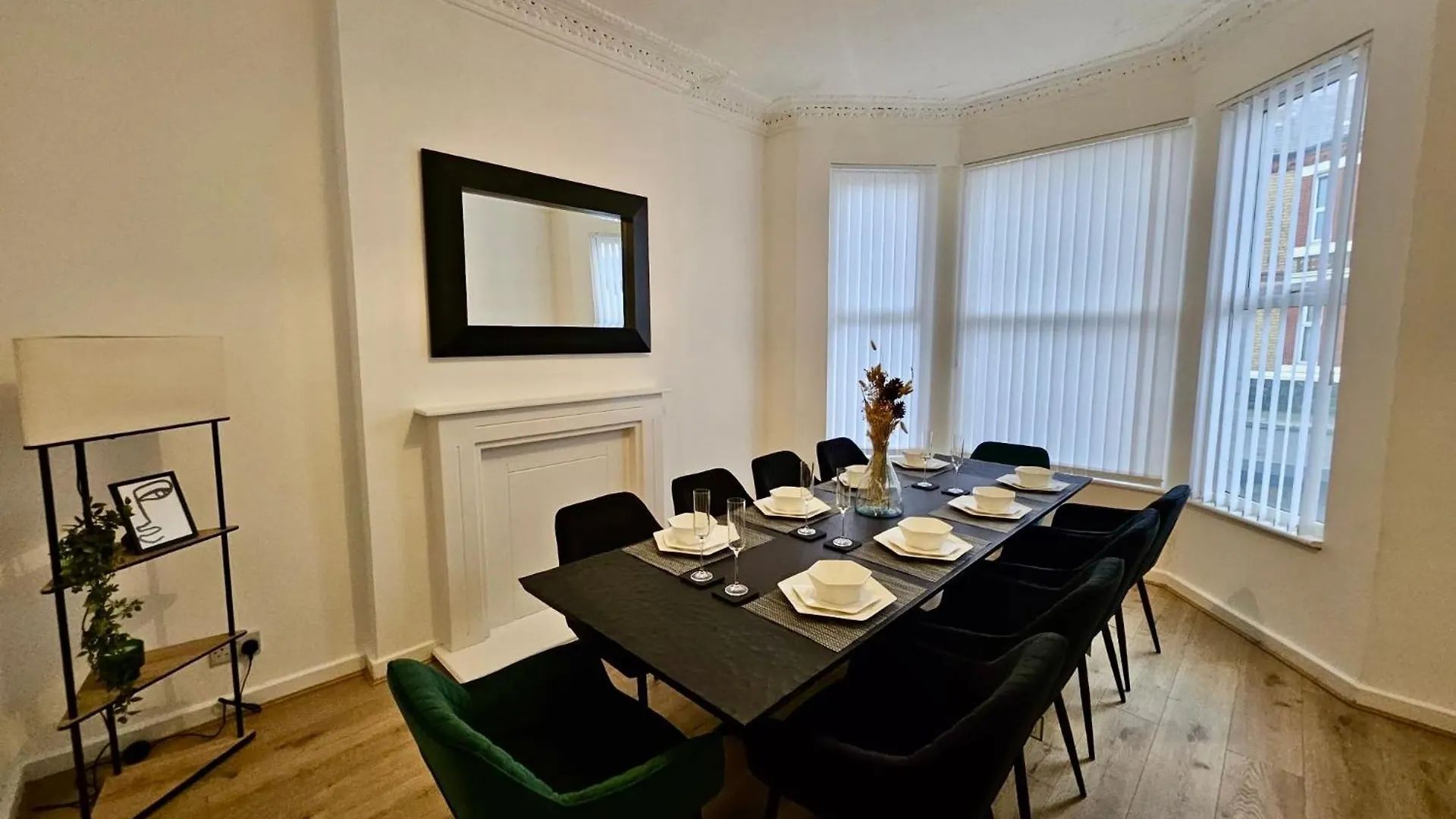 Large New House, Sleeps 8, Free Parking, Near City Centre Liverpool United Kingdom