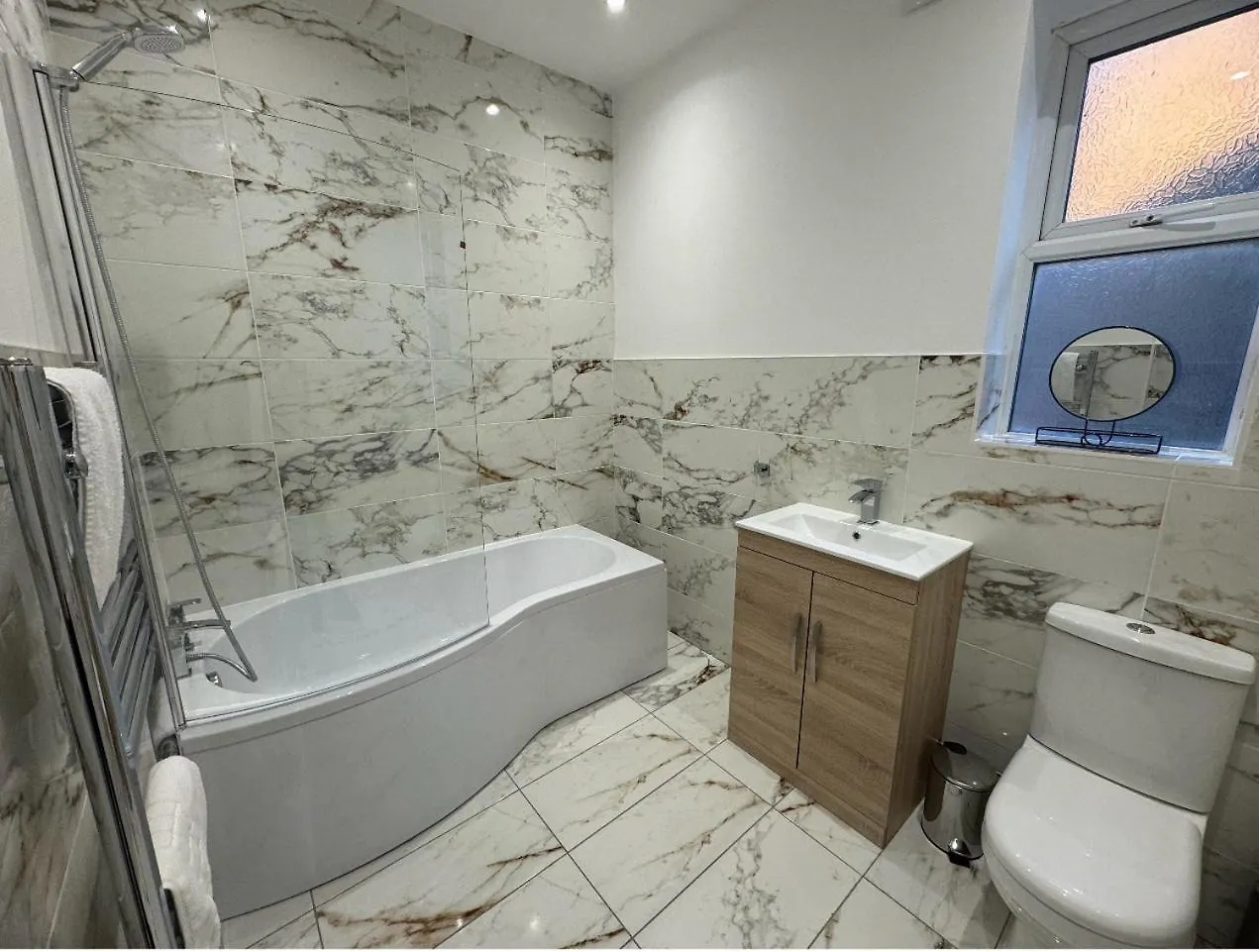 Holiday home Large New House, Sleeps 8, Free Parking, Near City Centre Liverpool United Kingdom