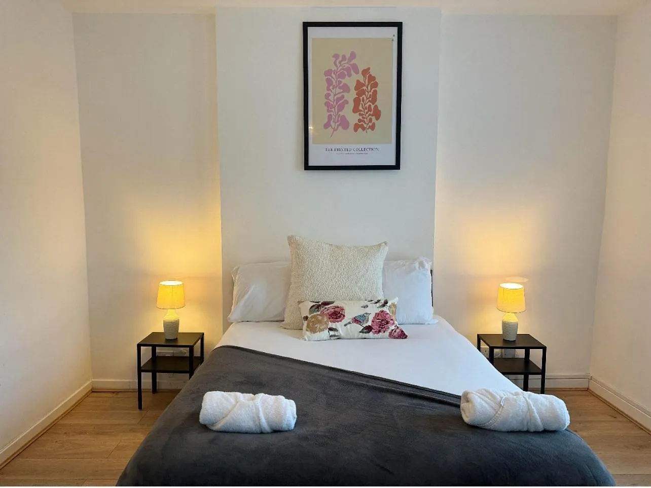 Large New House, Sleeps 8, Free Parking, Near City Centre Liverpool Holiday home